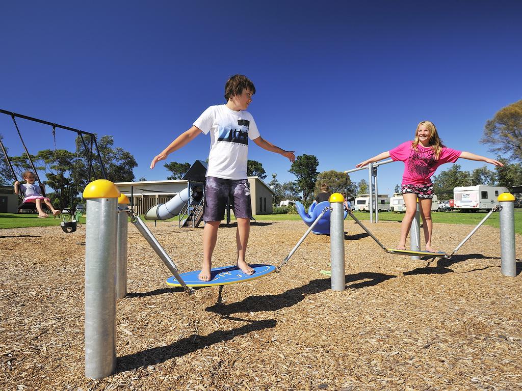 Hotel NRMA Eastern Beach Holiday Park Lakes Entrance Exterior foto