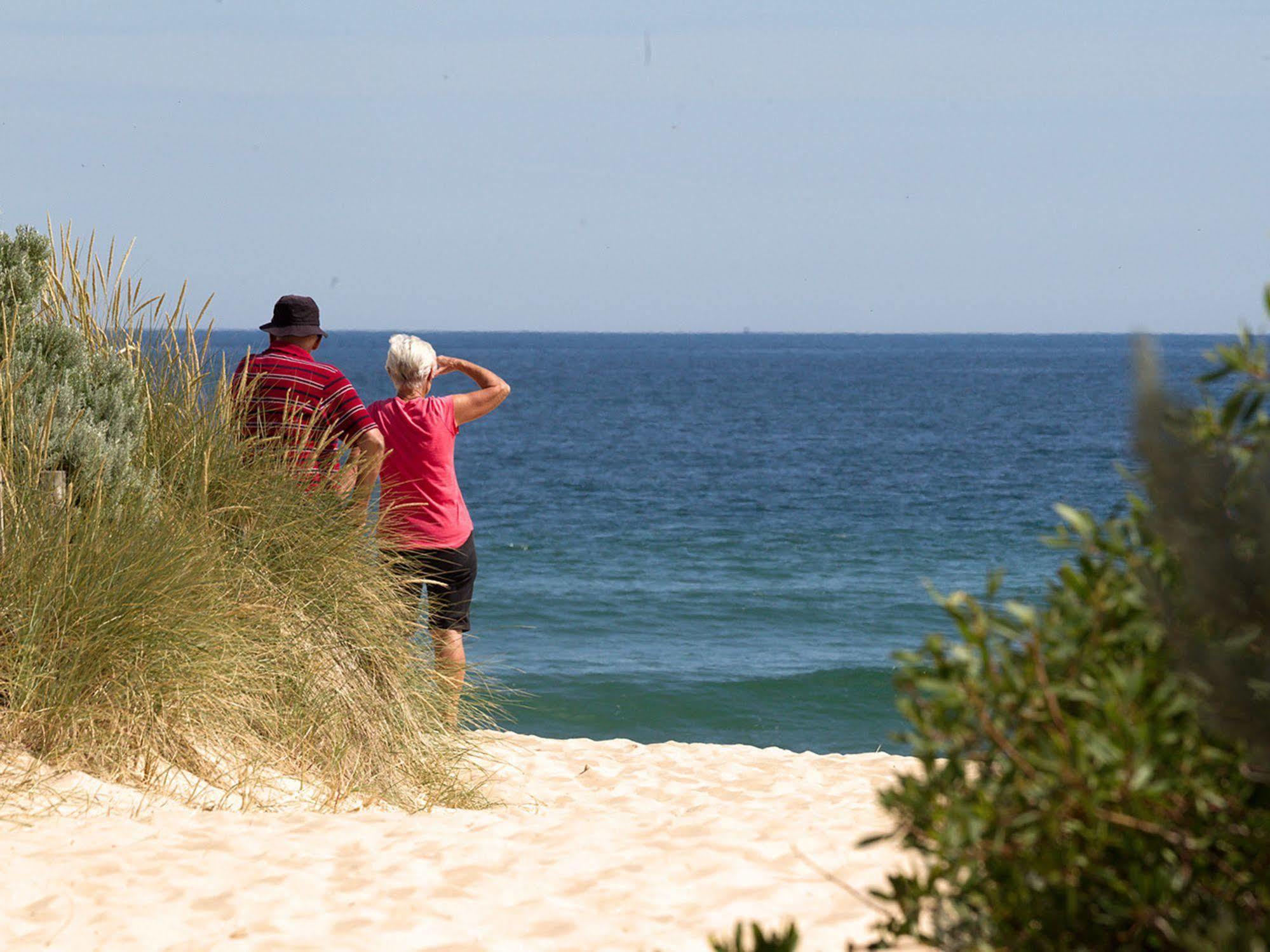 Hotel NRMA Eastern Beach Holiday Park Lakes Entrance Exterior foto